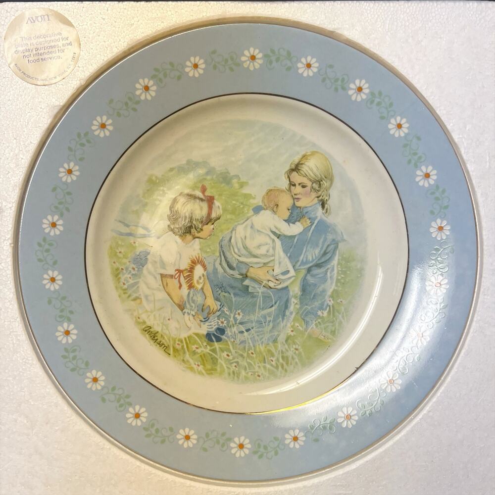 Vintage 1974 Avon Tenderness Porcelain Commemorative Collector's Plate